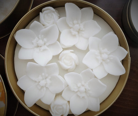 Wholesale Big Blossom Garden Soy Candles in Golden Tin